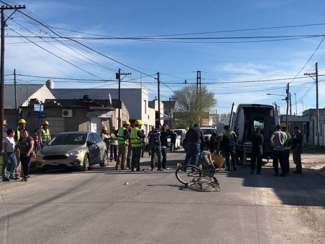 Un ciclista herido en un fuerte choque